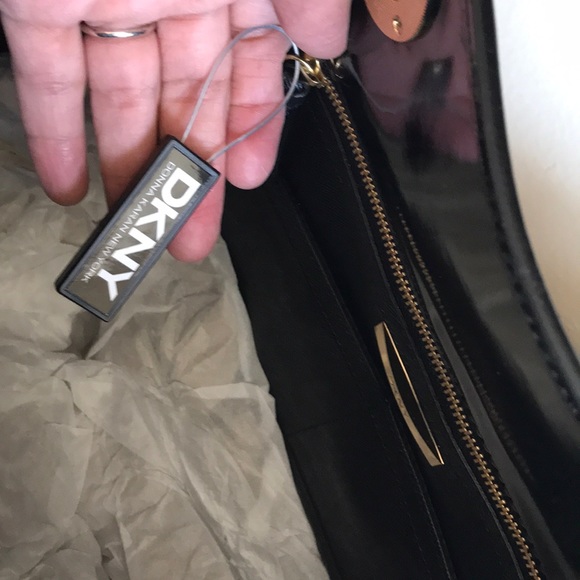 DKNY brand new hobo 💼 - Picture 8 of 8